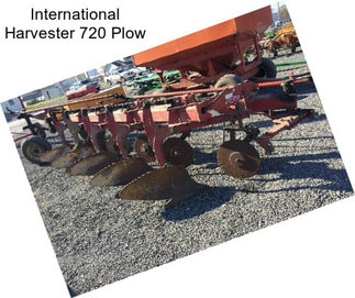 International Harvester 720 Plow