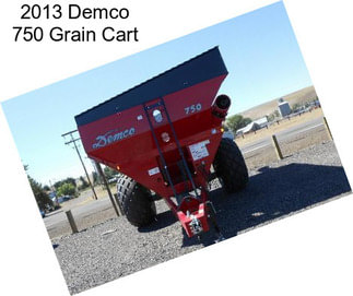 2013 Demco 750 Grain Cart