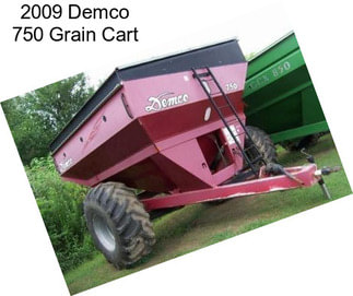 2009 Demco 750 Grain Cart