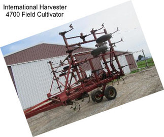 International Harvester 4700 Field Cultivator