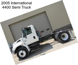 2005 International 4400 Semi Truck