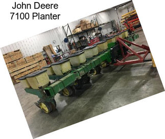 John Deere 7100 Planter