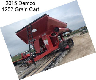 2015 Demco 1252 Grain Cart