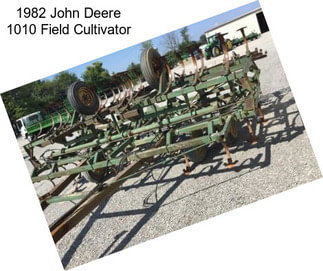 1982 John Deere 1010 Field Cultivator