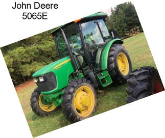 John Deere 5065E