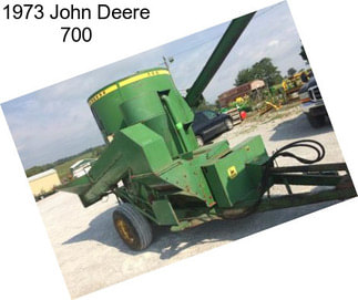 1973 John Deere 700