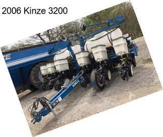 2006 Kinze 3200