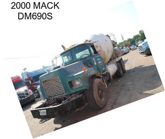 2000 MACK DM690S