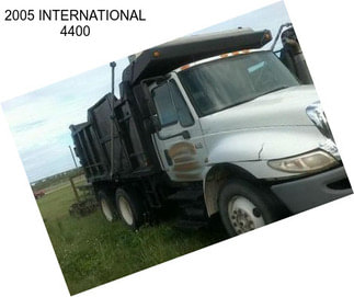 2005 INTERNATIONAL 4400