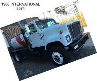 1988 INTERNATIONAL 2574