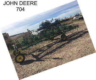 JOHN DEERE 704