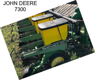 JOHN DEERE 7300