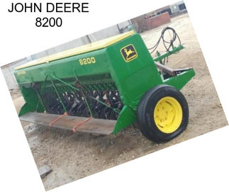 JOHN DEERE 8200