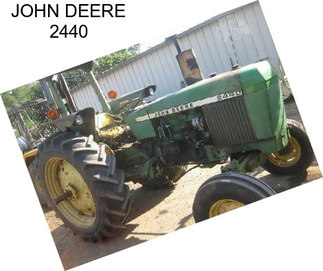 JOHN DEERE 2440