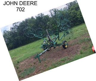 JOHN DEERE 702