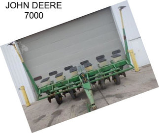 JOHN DEERE 7000