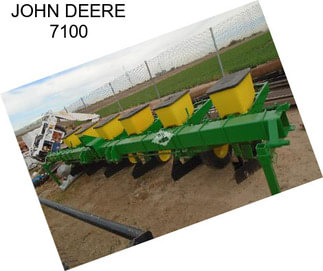 JOHN DEERE 7100