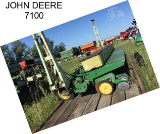 JOHN DEERE 7100