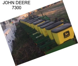 JOHN DEERE 7300