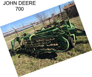 JOHN DEERE 700