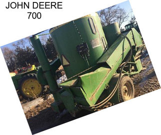 JOHN DEERE 700