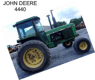 JOHN DEERE 4440