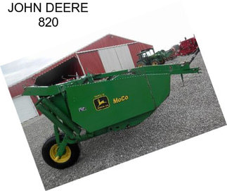 JOHN DEERE 820