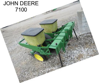 JOHN DEERE 7100