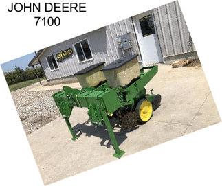 JOHN DEERE 7100