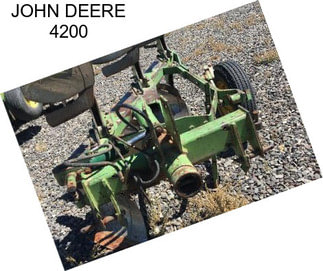 JOHN DEERE 4200