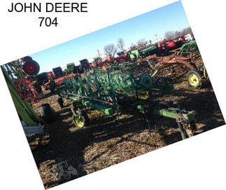 JOHN DEERE 704