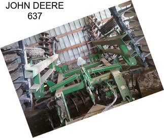 JOHN DEERE 637