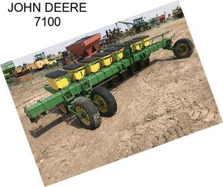 JOHN DEERE 7100