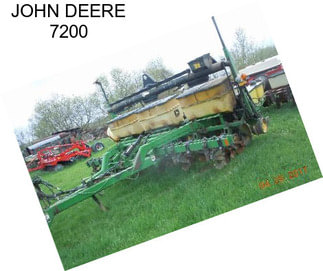 JOHN DEERE 7200