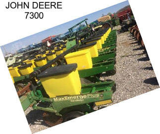 JOHN DEERE 7300