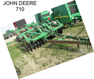 JOHN DEERE 710