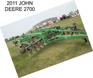 2011 JOHN DEERE 2700