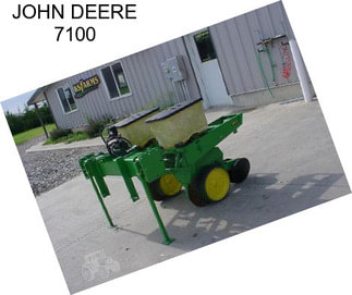 JOHN DEERE 7100