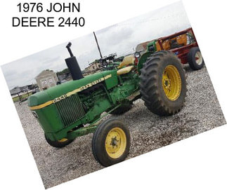 1976 JOHN DEERE 2440