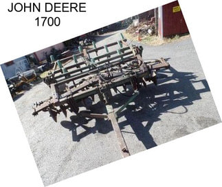 JOHN DEERE 1700