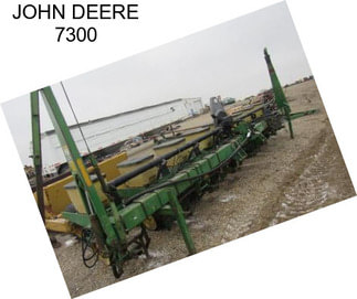 JOHN DEERE 7300