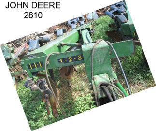 JOHN DEERE 2810