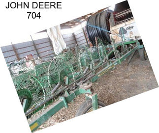 JOHN DEERE 704