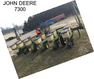 JOHN DEERE 7300