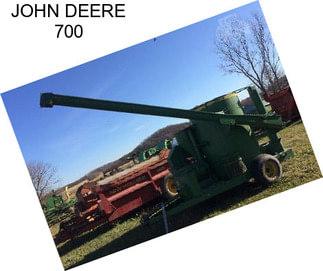 JOHN DEERE 700