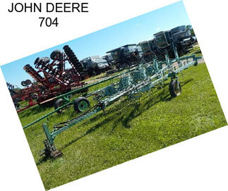 JOHN DEERE 704