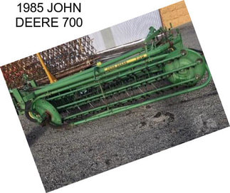 1985 JOHN DEERE 700