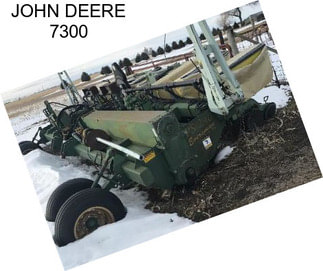 JOHN DEERE 7300