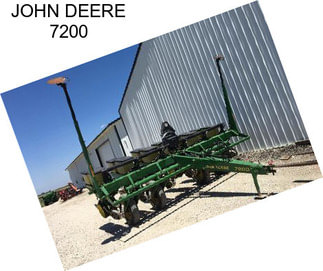 JOHN DEERE 7200