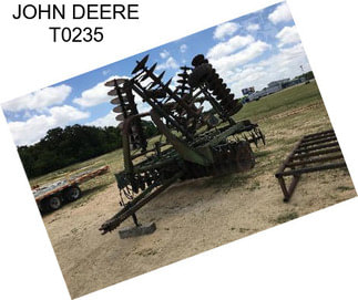 JOHN DEERE T0235